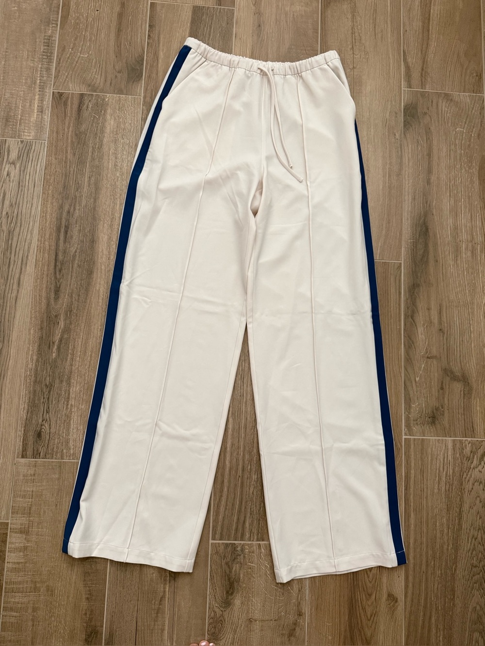Athleta NWOT MVP Side Stripe Pant